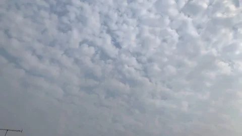 Time lapse of slithering stratocumulus clouds Vídeo Stock 128277446
