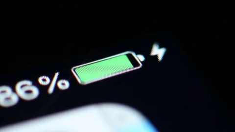 Time Lapse: A Smartphone Battery Is Charged From Zero to 100% Stock-Footage 83540930