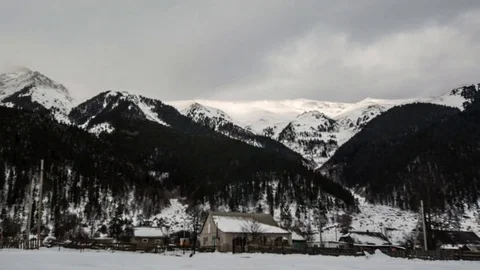 Time lapse of the snow-capped mountains of the Caucasus in the ski resort Stockbeeldmateriaal 70595466