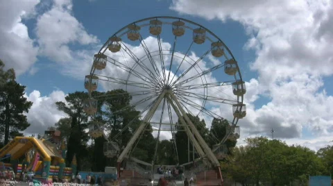 Time lapse of a spinning ferry wheel Video stock 545394