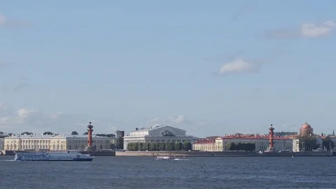 Time-Lapse of The Spit of Vasilievsky Island Vídeo Stock 80754754