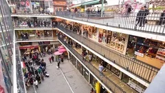 a huge shopping mall in tianhe guangzhou, Stock Video