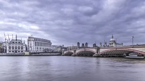 Time lapse of St Paul cathedral and Blackfriars bridge Stock Footage 51066955