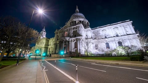 Time lapse of St Paul's Cathedral at Night Stock Footage 153334916