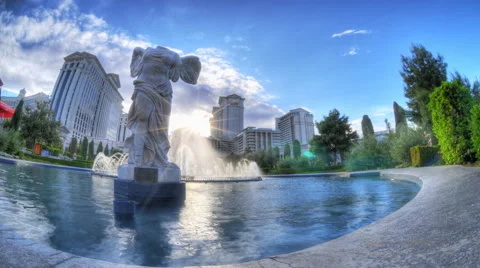 Time-lapse static shot of headless statue in front of Caesar's Palace in Las Video stock 52324077