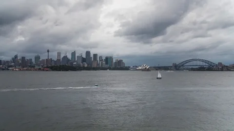 Time Lapse of Storm Clouds Rolling Over Sydney Harbor Australia 库存影片 72436667