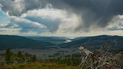 Time Lapse of a storm passing over Eastern Oregon valley Видео 329528115