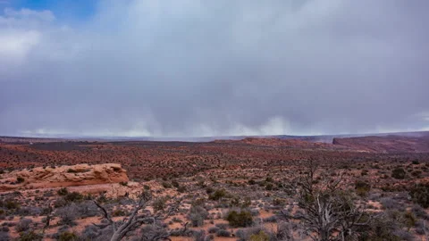 Time Lapse - Stormy clouds in Arches National Park, Utah Video stock 178167637