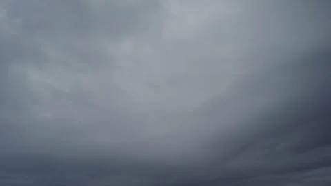 Time lapse, stratus storm clouds covering the sky before a thunderstorm Video stock 302083449