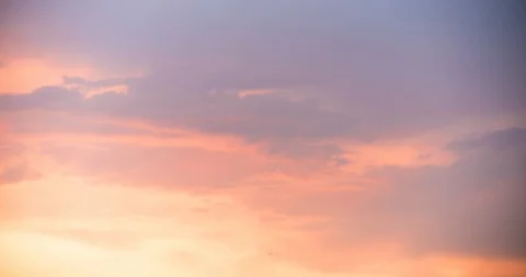 Time lapse of strong movement from the wind of dark clouds Stock-Footage 129632858