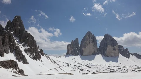 Time lapse of the stunning Tre Cime Di Lavaredo mountain, dolomites Vídeo Stock 109534919