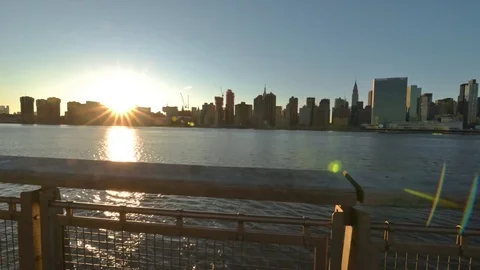 Time lapse of the sun setting on Manhattan mid town Stock Footage 71326541