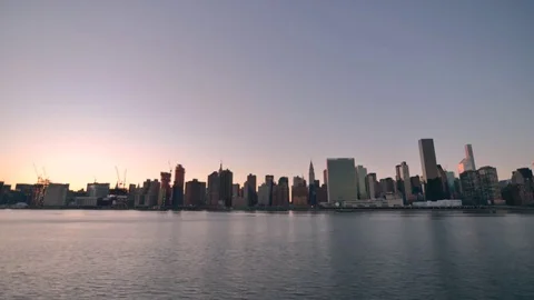 Time lapse of the sun setting on Manhattan mid town Stock Footage 71326646