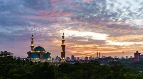 Time lapse of sunrise at Federal Mosque Kuala Lumpur. 스톡 동영상 59495529