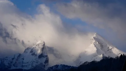 Time lapse of sunrise on Mt. Watzmann in winter, bavarian alps Stock Footage 153547931