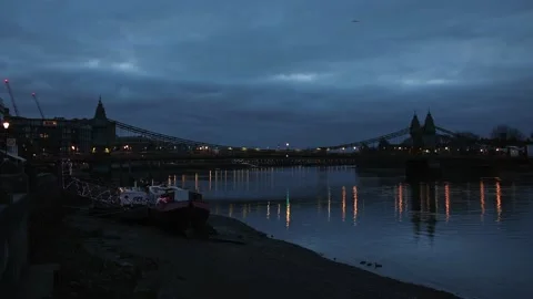 Time lapse of sunrise over Hammersmith Bridge, London Stock Footage 166951828