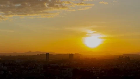 Time-lapse of sunrise over the mountain at Pattaya city, Thailand. Stock Footage 127609455