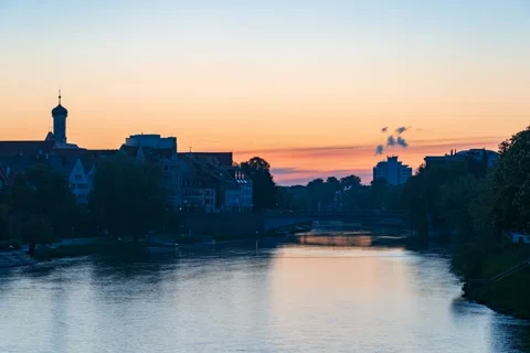 Time lapse of sunrise over the river danube in the city Ulm and neu-ulm Stock Footage 138885257