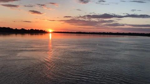 Time-lapse Sunset At The Amazon River 動画素材 95618089