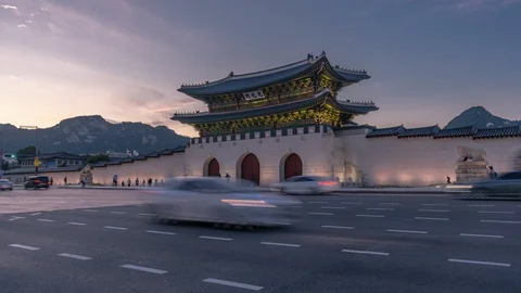 Time lapse Sunset and Traffic car at Gyeongbokgung Palace in Seoul South Korea. Stock Footage 114888525