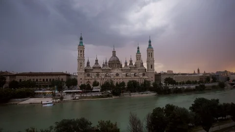 Time-lapse of sunset at the Basilica of Our Lady of the Pillar of Zaragoza Stock Footage 98212177