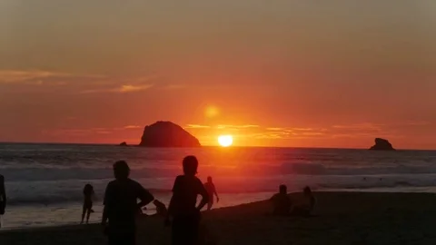 Time lapse of Sunset on a Beach in Mexico 스톡 동영상 72601384