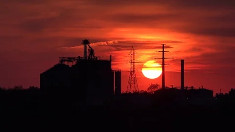 Time lapse sunset behind a small midwestern town. Stock-Footage 79408280