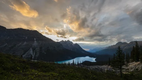 Time lapse sunset at blue Peyto lake 8K Video stock 108234775