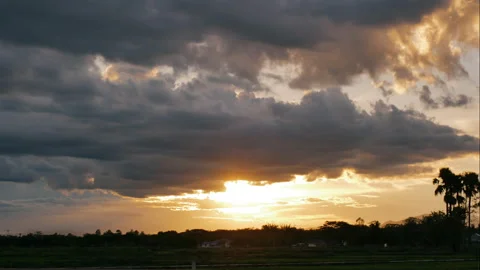 Time Lapse of Sunset with Colorful dramatic sky. Stock Footage 135251157