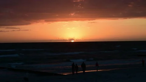 Time lapse of a sunset over the baltic sea Video stock 142088549
