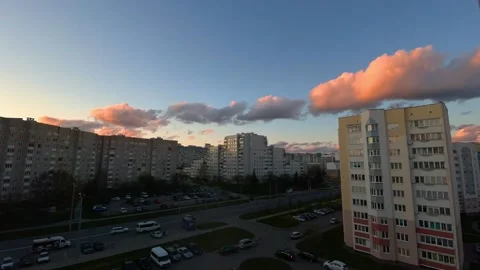 Time-lapse sunset over the city with clouds Stock Footage 153042648