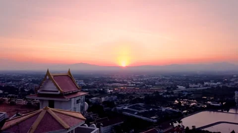 Time lapse - sunset over the city of Prachuap Khiri Khan, Thailand. View fr.. Video stock 296826671