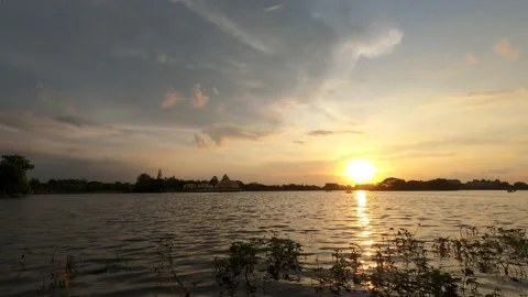 Time lapse sunset over the lake Video stock 196924260