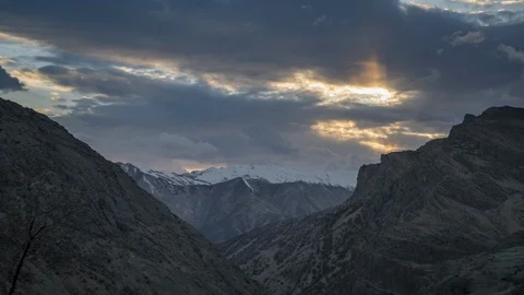 Time lapse of the sunset over the mountains. Stock Footage 110929599