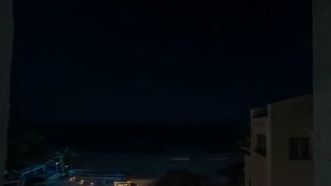 Time lapse of the sunset over the paradisiac beach of Yucatan in Mexico Vídeos de archivo 131116761