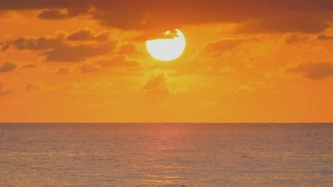 Time Lapse sunset over the sea Видео 119014610