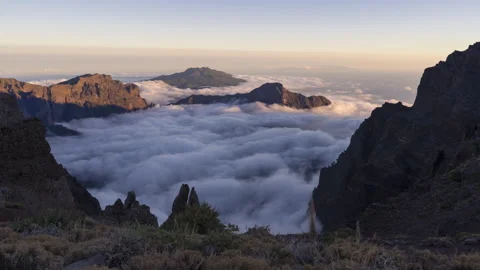 Time-lapse of a sunset overlooking Bejenado in La Palma, Spain 스톡 동영상 163587612