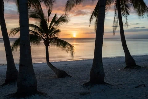 Time lapse sunset at philippine beach island siquijor white coral cay Stock Footage 138893375