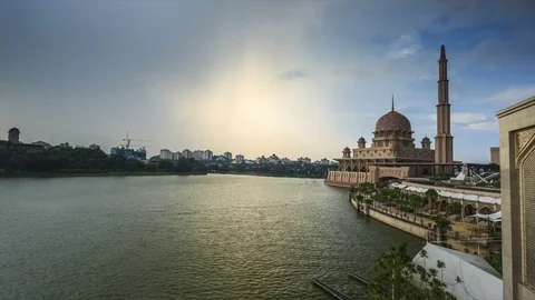 Time lapse of sunset scene at Putra mosque Stock Footage 85073916