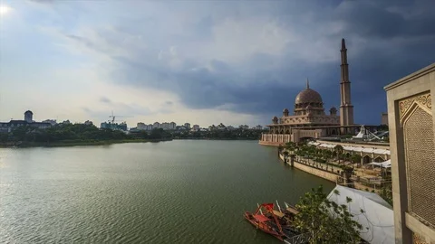 Time lapse of sunset scene at Putra mosque Stock Footage 85074053