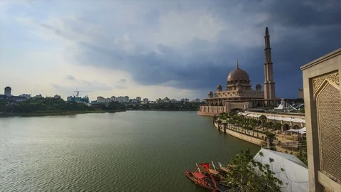 Time lapse of sunset scene at Putra mosque Stock Footage 85074094