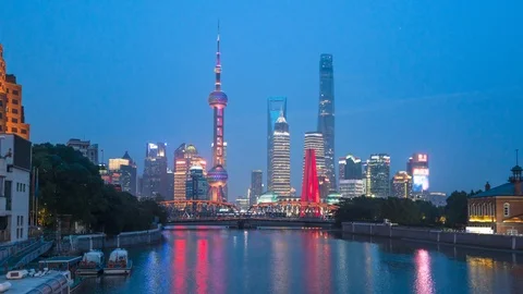 Time lapse of sunset, Shanghai skyline and Waibaidu bridge, China Stock-Footage 117639943