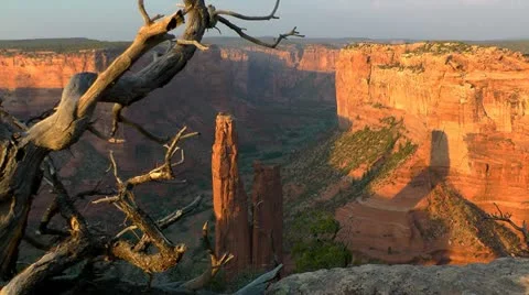 Time lapse sunset, Spider Rock, Canyon de Chelly, Arizona, USA Stock Footage 21880956