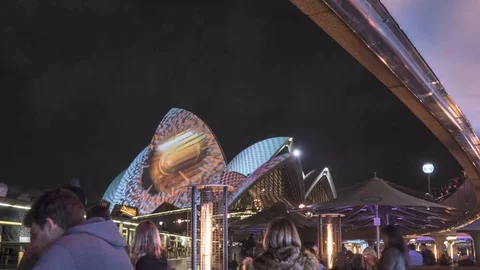 Time Lapse of Sydney Opera House Lit Up With Projections from Vivid Festival 스톡 동영상 76810981