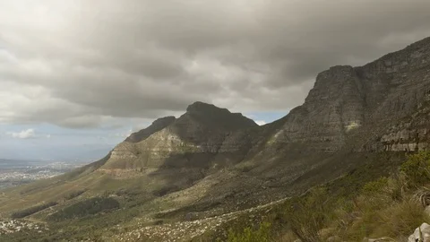 Time Lapse of Table Mountain / Clouds in Cape Town, South Africa Vidéo 70618715