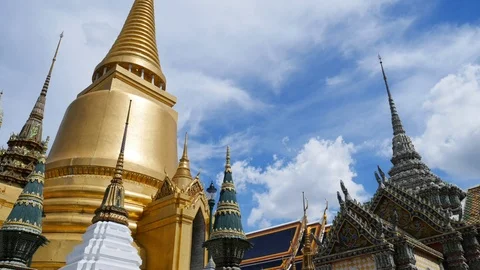 Time lapse of Temple of Emerald Buddha, Bangkok, Thailand Stock Footage 102382329