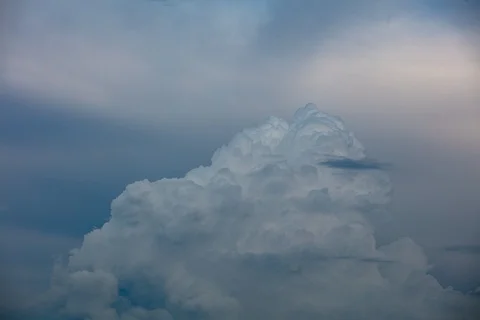 Time lapse of thunderstorm clouds 動画素材 127512303