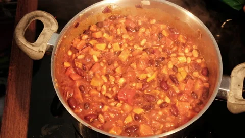 Time lapse of a tomato bean dish as it simmers Stock-Footage 151796611