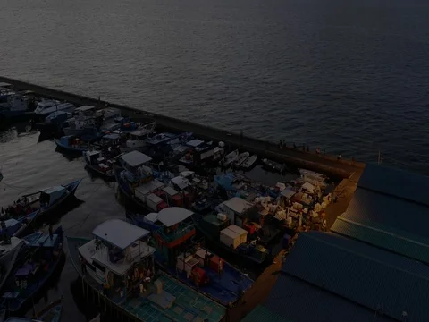 Time Lapse Top view boat port and sunset in Male, Maldives 库存影片 77501955
