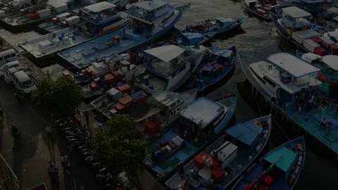 Time Lapse Top view boat port and sunset in Male, Maldives 库存影片 77526484